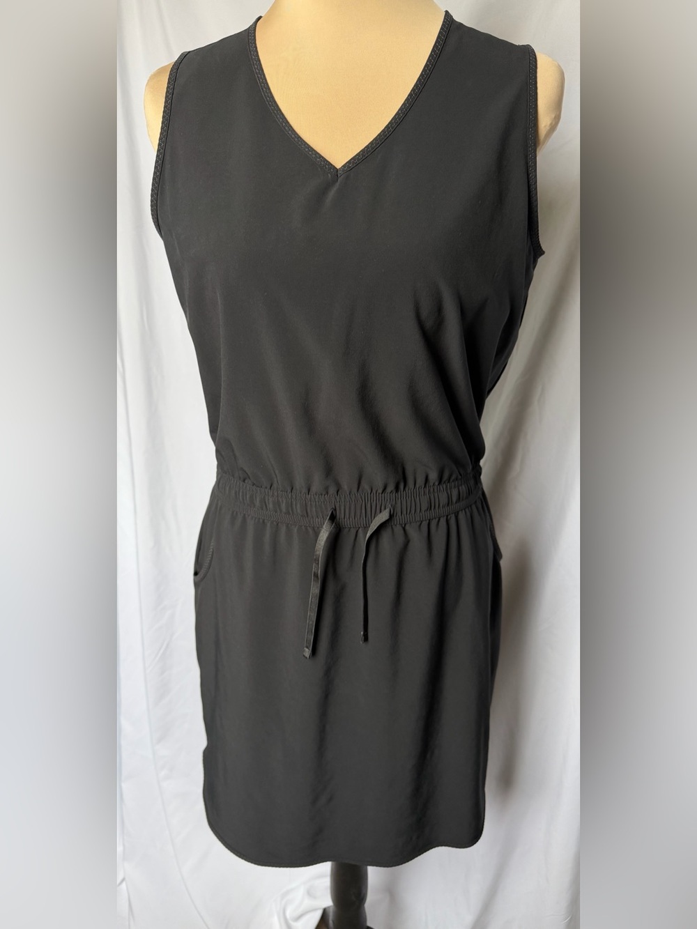 Kuhl Black Athletic Dress Built In Bra Pockets Sleeveless Stretch Size S